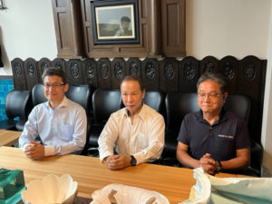 宮崎県河野知事 事務所へ