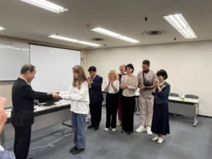 ウクライナ街頭募金活動での浄財をお渡しいたしました